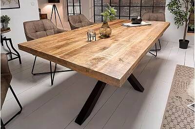 Table à manger en bois de manguier laqué naturel et métal noir L160x90