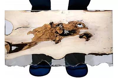 Table à manger en bois massif live edge et époxy transparent 160x100