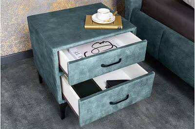 Table de chevet design en velours bleu 2 tiroirs