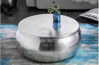 Table basse design en aluminium argenté avec espace de rangement