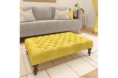 Table basse en velours capitonné jaune et bois de hêtre wengé 80x60