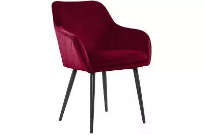 Chaise en velours rouge avec dossier matelassé