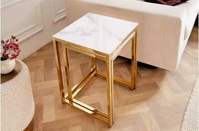 Set de 2 tables d'appoint gigognes en métal doré et verre aspect marbre blanc